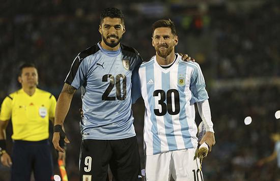 伦纳德：我们得把正确的阵容放到场上，我们需要更多的天赋（伦纳德：该把最合适的阵容摆上场，球队仍需补强天赋）