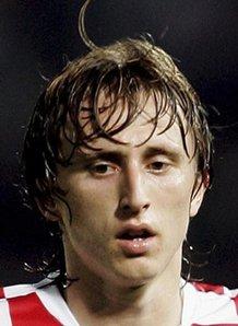 加斯佩里尼：多夫比克正在成长，迟早他会取得一粒进球（加斯佩里尼：多夫比克进步明显，进球只是时间问题）