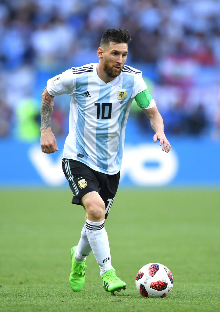 切尔西本赛季英超15轮调整46人次首发，比上赛季同期多了11次（英超前15轮，切尔西已变更46次首发阵容，较上季同期多11次）