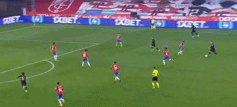 迪米特列夫斯基：瓦伦上赛季卡我出场数，少上一场少付30万（迪米特列夫斯基：瓦伦故意压缩我出场次数，少踢一场就能省30万）